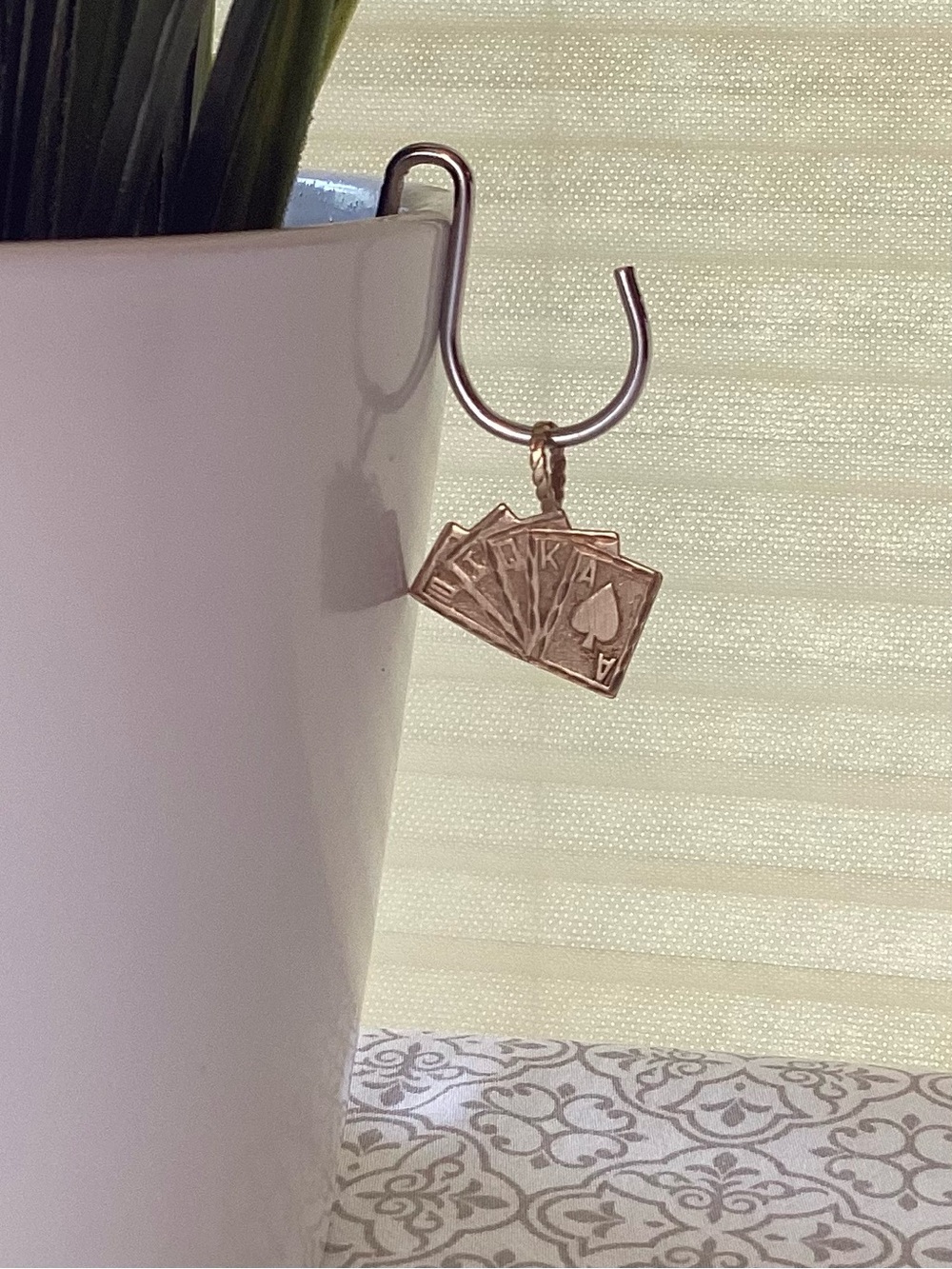 10k Poker Hand Pendant
